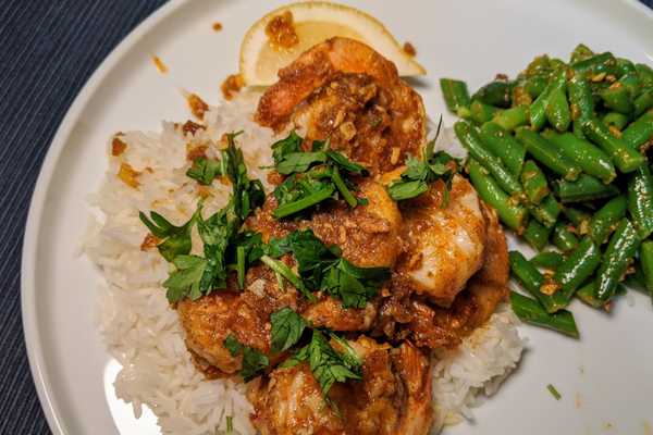 Hawaiian Garlic Shrimp with Green Beans