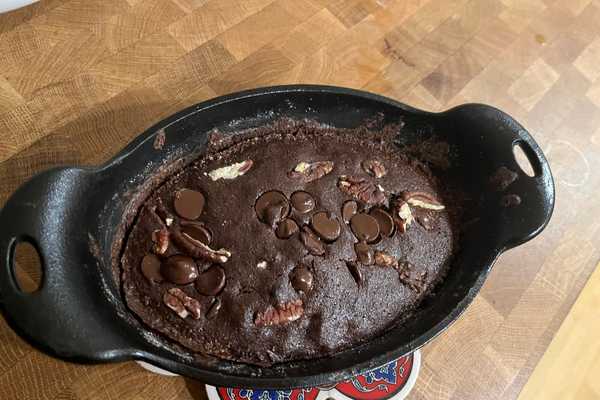 Mini-Skillet Fudgey Brownie