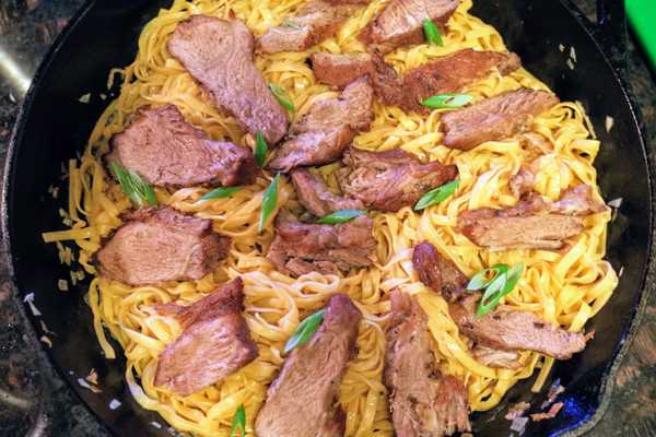 Burmese Garlic Noodles Recipe - See Kyat Kyauk-Swe with Crispy Garlic Oil