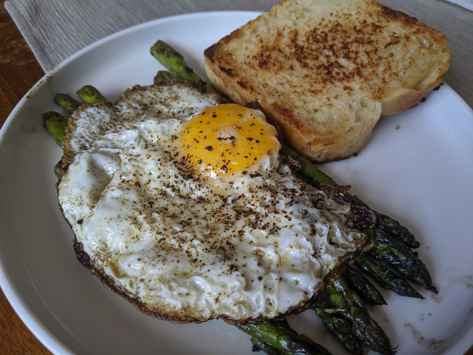 Roast Asparagus with a Fried Egg