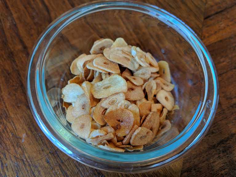 Fried Garlic Chips and Garlic Oil