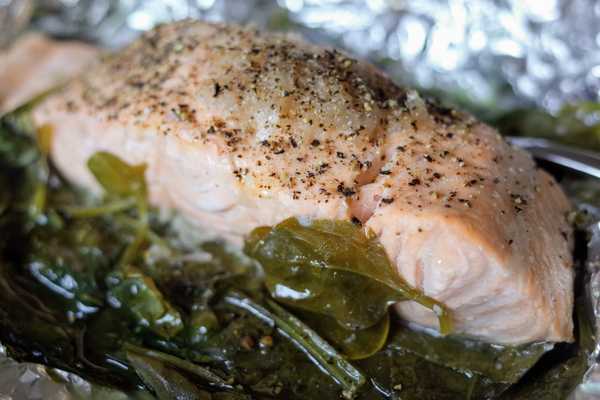 Foil wrapped Salmon with Spinach