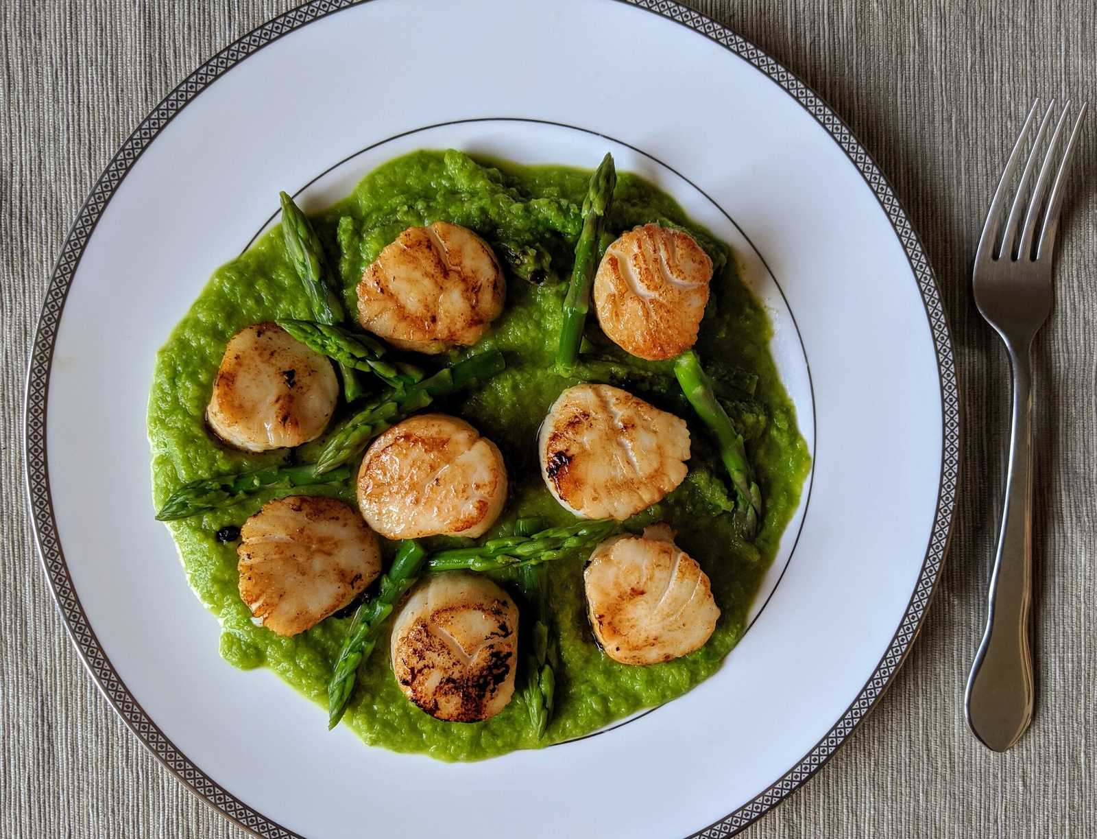 Sautéed Scallops with Asparagus