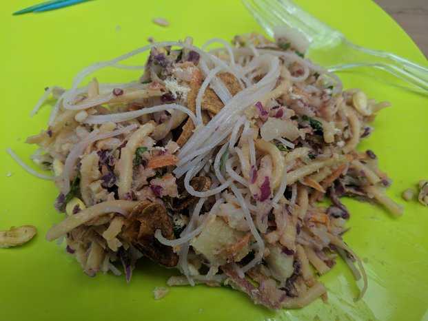 Kyaukswe thoke (Burmese mixed rainbow salad)